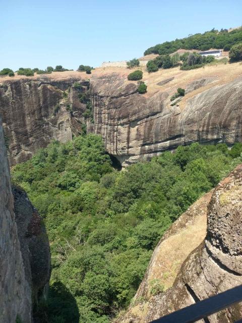 Μια αξέχαστη ημερήσια εκδρομή σε Μετέωρα, Καλαμπάκα και Τρίκαλα!