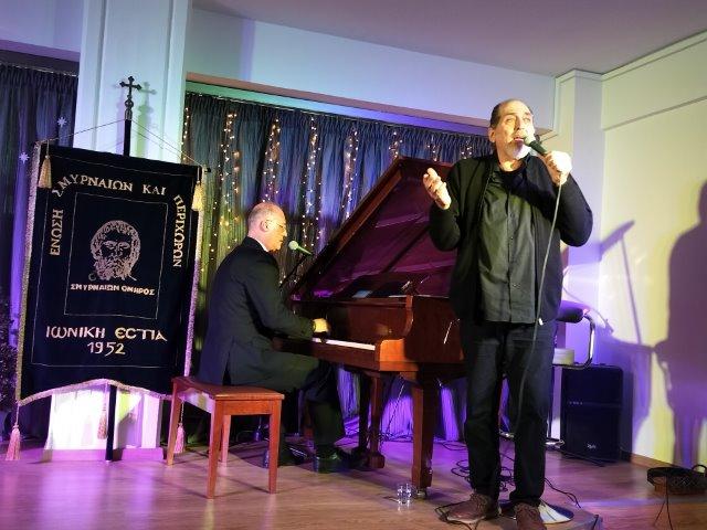 Πιάνο: Σάκης Δερμιτζάκης, Τραγούδι: Γιώργος Καραβασίλης