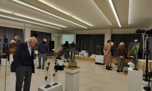 Εγκαίνια έκθεσης γλυπτικής του Νίκου Κούτουλα στην Ιωνική Εστία Θεσσαλονίκης