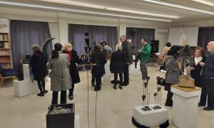 Εγκαίνια έκθεσης γλυπτικής του Νίκου Κούτουλα στην Ιωνική Εστία Θεσσαλονίκης