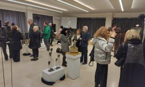 Εγκαίνια έκθεσης γλυπτικής του Νίκου Κούτουλα στην Ιωνική Εστία Θεσσαλονίκης
